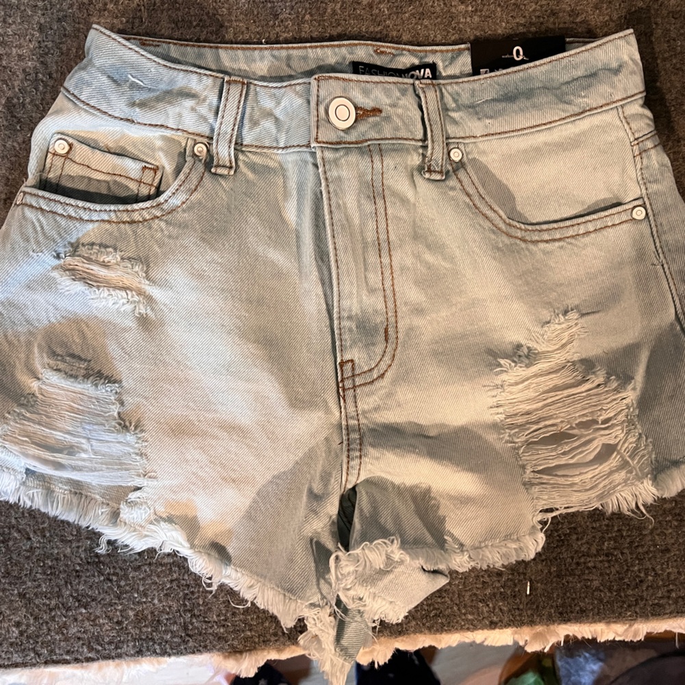 Fashion nova light wash shorts size 0